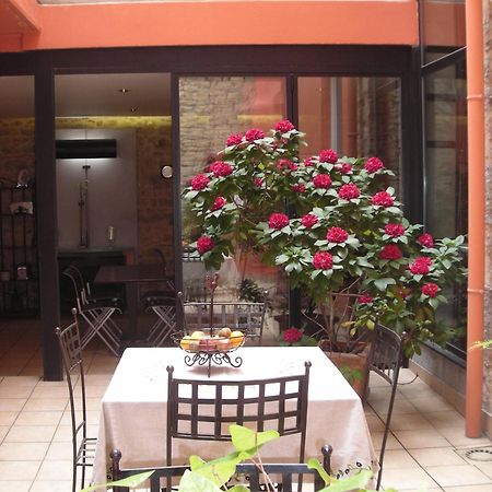 Au Patio Morand Hotel Лион Екстериор снимка
