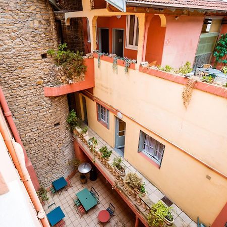 Au Patio Morand Hotel Лион Екстериор снимка