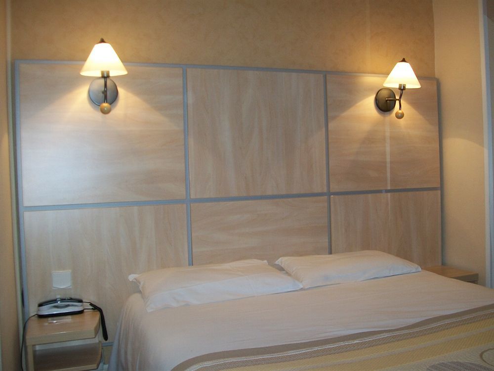 Au Patio Morand Hotel Лион Екстериор снимка