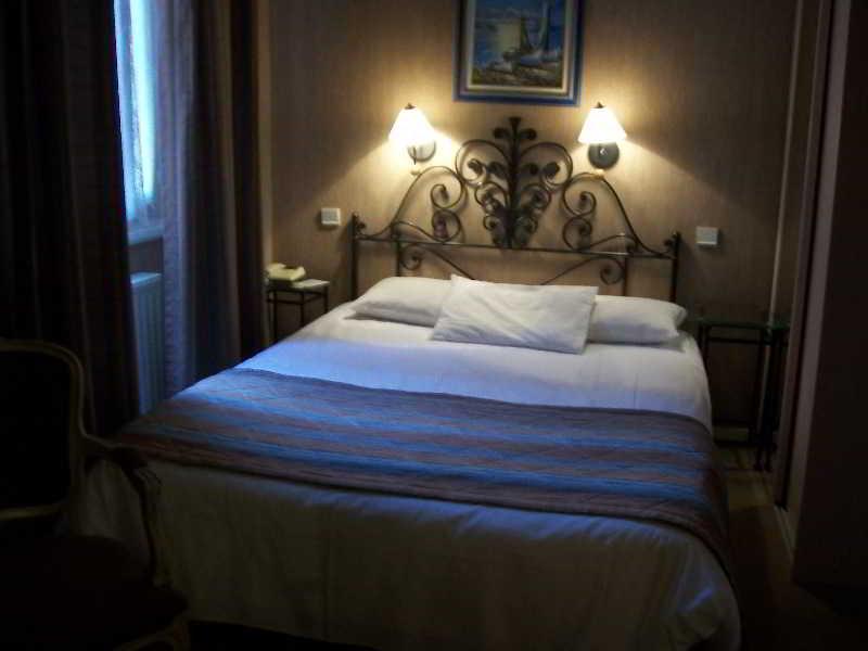 Au Patio Morand Hotel Лион Екстериор снимка