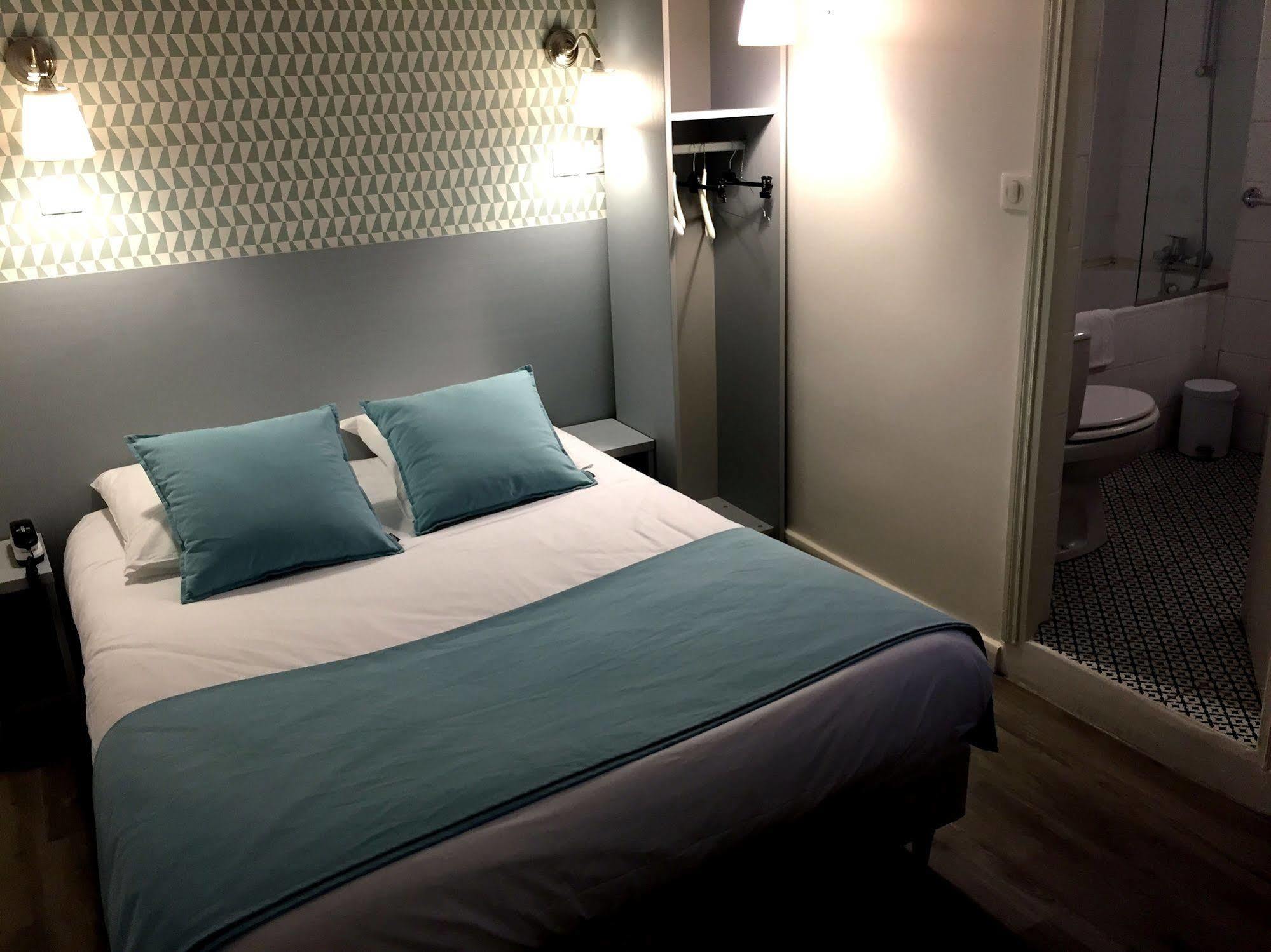 Au Patio Morand Hotel Лион Екстериор снимка